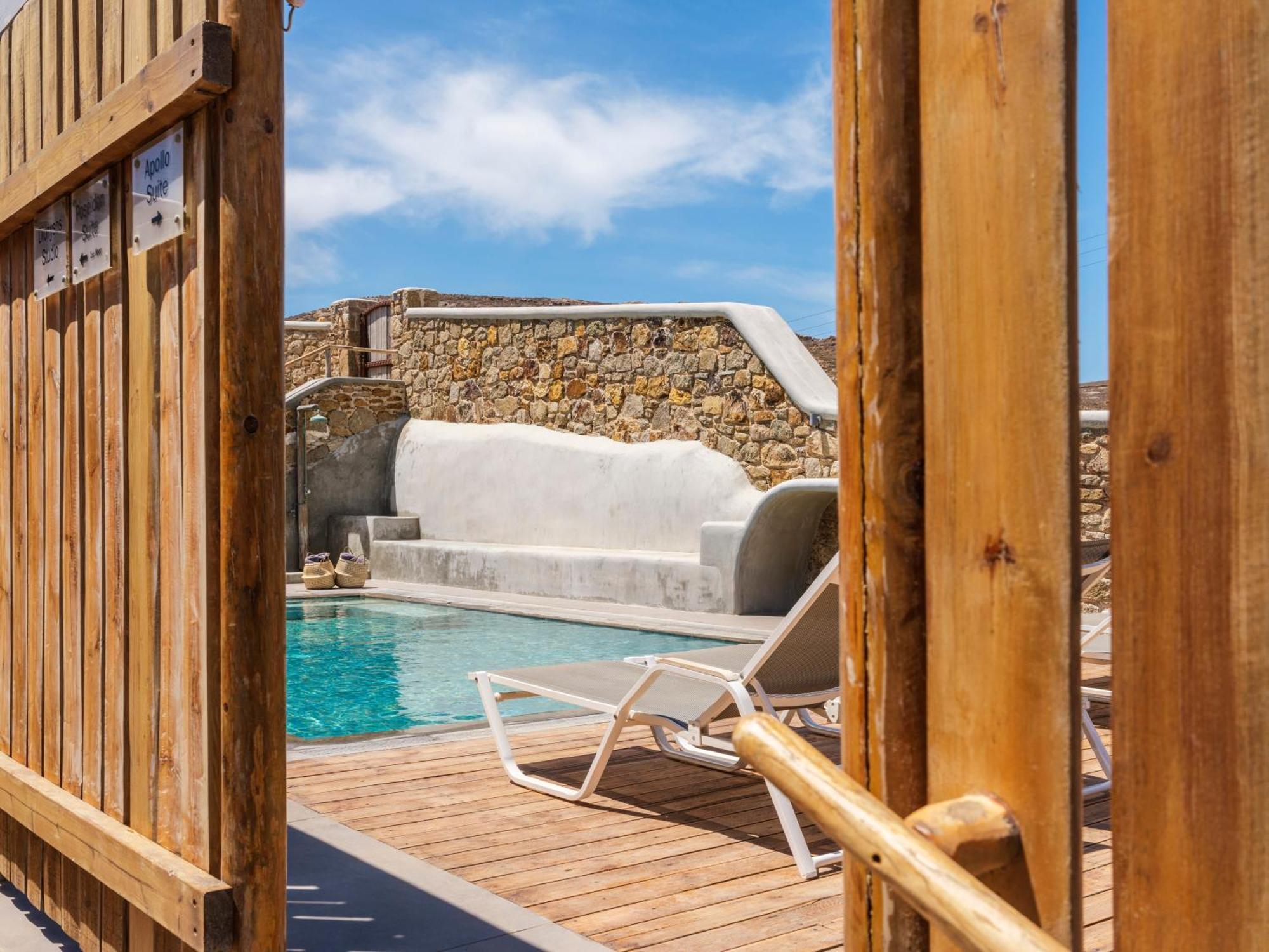 Sundance Suites Mykonos Merchia Beach Bagian luar foto