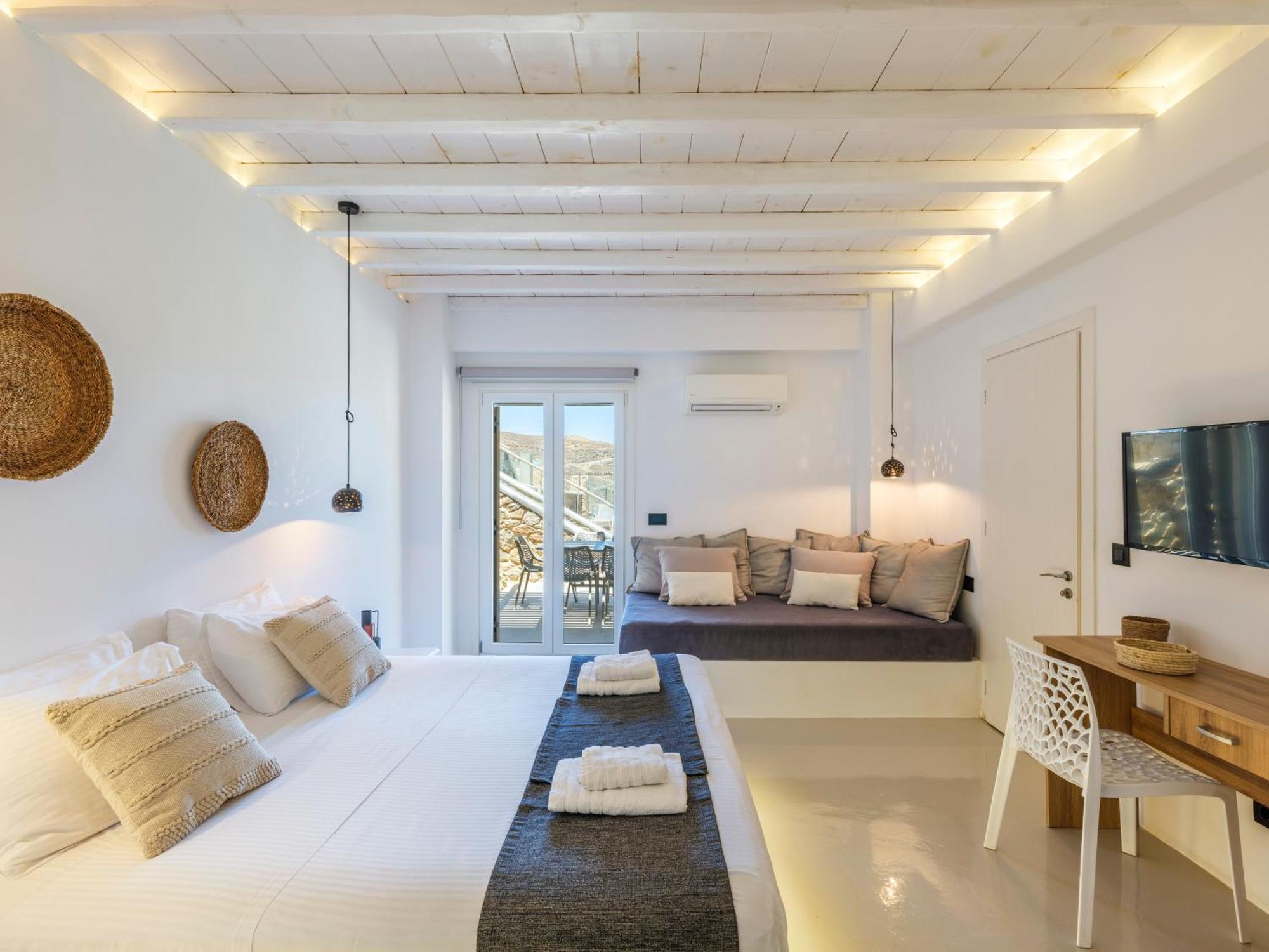 Sundance Suites Mykonos Merchia Beach Bagian luar foto