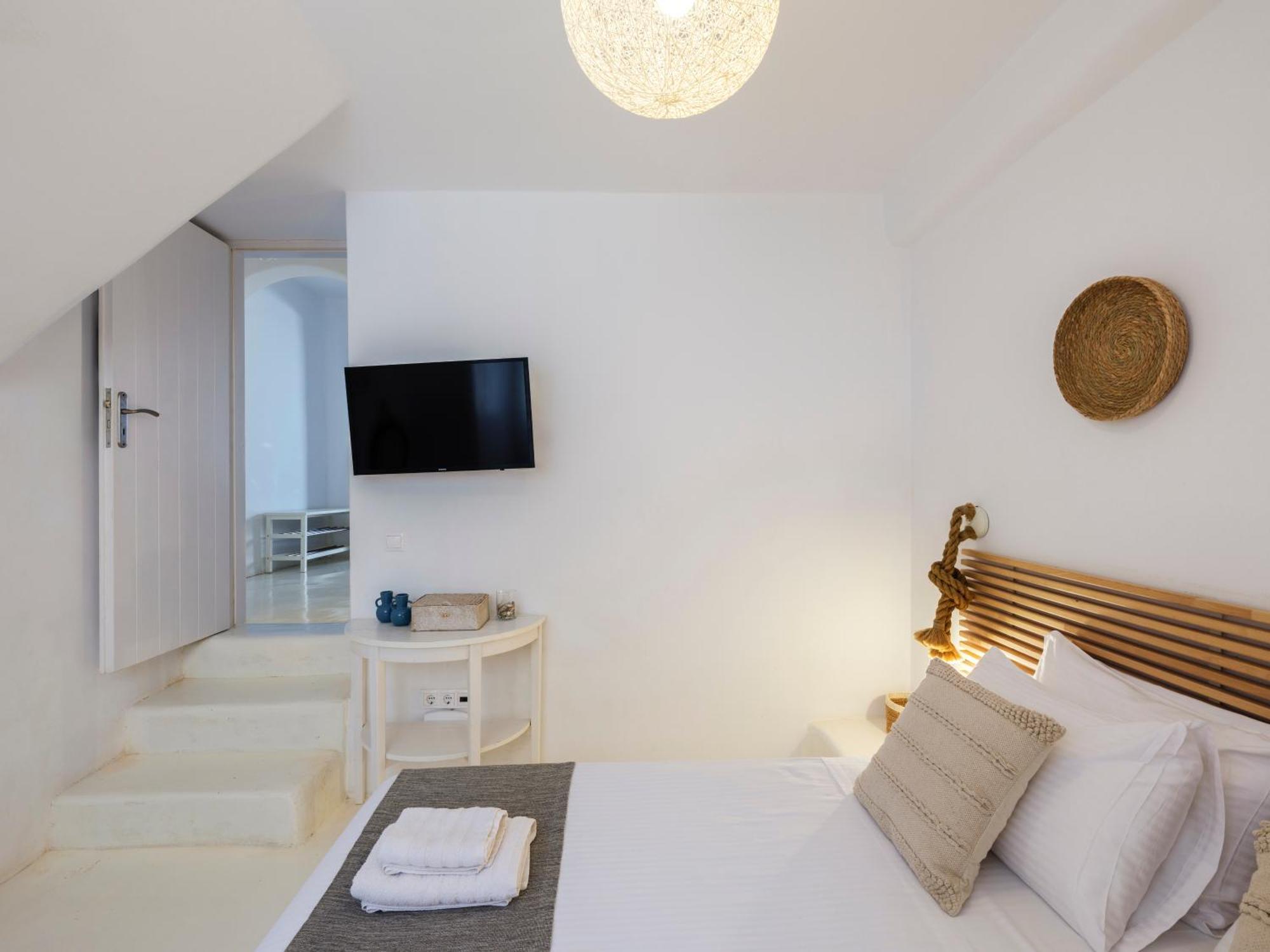 Sundance Suites Mykonos Merchia Beach Bagian luar foto